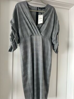 New Zara L Grey Plaid Wrap-Style Midi Dress